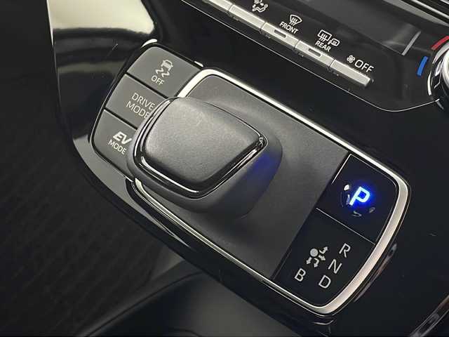 トヨタ アクア X 新潟県 2022(令4)年 4.4万km プラチナホワイトパールマイカ ディスプレイオーディオ＋ナビキット/バックカメラ/ステアリングリモコン/トヨタセーフティセンス/・プリクラッシュセーフティ/・レーダークルーズコントロール/・レーンキープアシスト/・オートマチックハイビーム/LEDオートライト/ビルトインETC/プッシュスタート/スマートキー/純正フロアマット