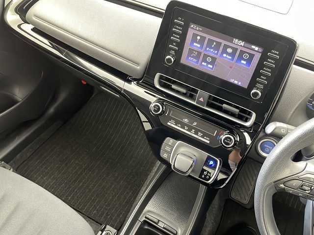 トヨタ アクア X 新潟県 2022(令4)年 4.4万km プラチナホワイトパールマイカ ディスプレイオーディオ＋ナビキット/バックカメラ/ステアリングリモコン/トヨタセーフティセンス/・プリクラッシュセーフティ/・レーダークルーズコントロール/・レーンキープアシスト/・オートマチックハイビーム/LEDオートライト/ビルトインETC/プッシュスタート/スマートキー/純正フロアマット