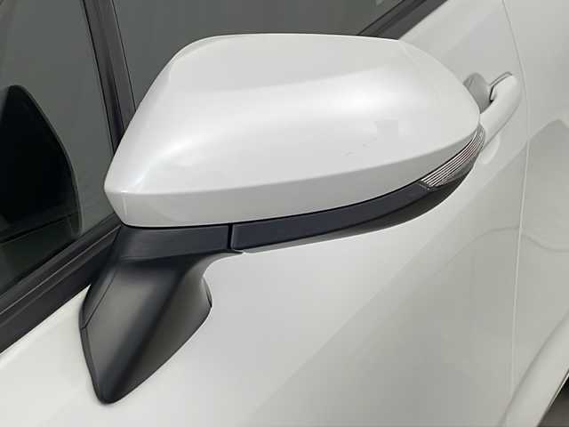 トヨタ アクア X 新潟県 2022(令4)年 4.4万km プラチナホワイトパールマイカ ディスプレイオーディオ＋ナビキット/バックカメラ/ステアリングリモコン/トヨタセーフティセンス/・プリクラッシュセーフティ/・レーダークルーズコントロール/・レーンキープアシスト/・オートマチックハイビーム/LEDオートライト/ビルトインETC/プッシュスタート/スマートキー/純正フロアマット