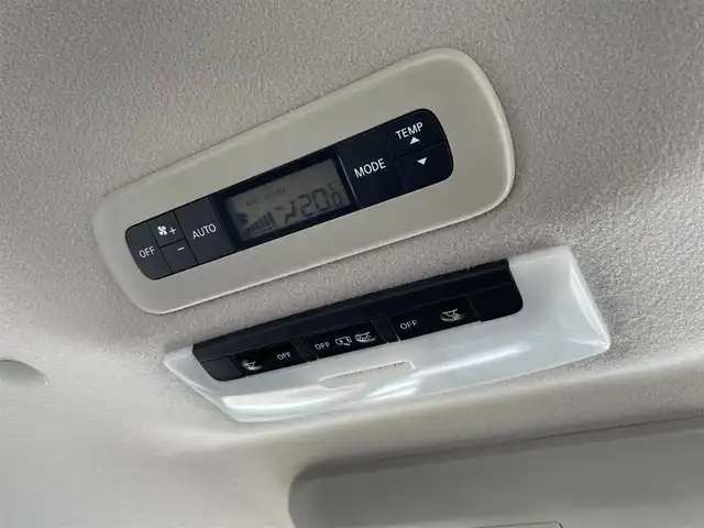 日産 セレナ ハイウェイスター 福岡県 2019(令1)年 1.2万km オレンジ プロパイロット搭載車/エマージェンシーブレーキ/側方支援/レーンキープアシスト/BSM/純正10インチナビ/（CD/DVD/SD/BT/USB/FM/AM）/フルセグTV/アラウンドビューモニター/フリップダウンモニター/ドラレコ前後2個付き/・純正が前方のみ/・社外が前後/両側パワースライド/ハンズフリースライドドア/電動パーキング/社外マット/純正アルミホイール/ドアバイザー/プッシュスタート/スペアキー1本/取説/カラーコード　EBL