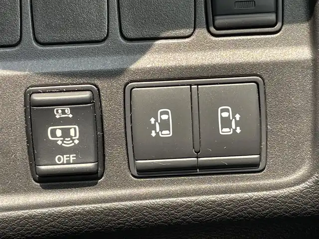 日産 セレナ ハイウェイスター 福岡県 2019(令1)年 1.2万km オレンジ プロパイロット搭載車/エマージェンシーブレーキ/側方支援/レーンキープアシスト/BSM/純正10インチナビ/（CD/DVD/SD/BT/USB/FM/AM）/フルセグTV/アラウンドビューモニター/フリップダウンモニター/ドラレコ前後2個付き/・純正が前方のみ/・社外が前後/両側パワースライド/ハンズフリースライドドア/電動パーキング/社外マット/純正アルミホイール/ドアバイザー/プッシュスタート/スペアキー1本/取説/カラーコード　EBL
