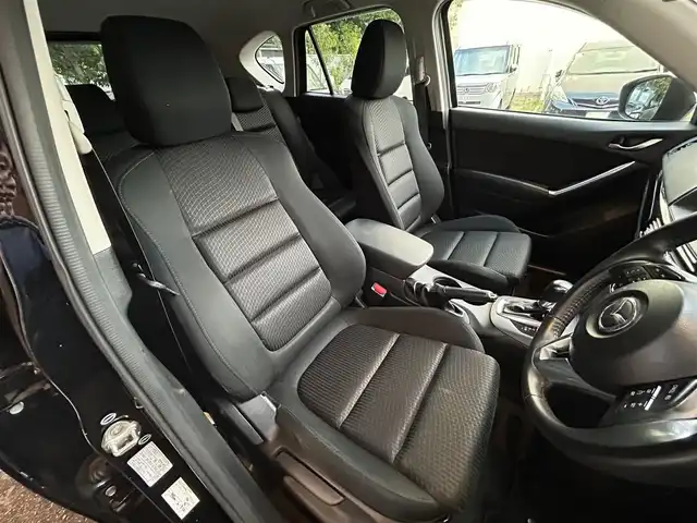 マツダ ＣＸ－５ XD 兵庫県 2013(平25)年 10.1万km ジェットブラックマイカ (株)IDOMが運営する【じしゃロン西宮店】の自社ローン専用車両になります。こちらは現金またはオートローンご利用時の価格です。自社ローンご希望の方は別途その旨お申付け下さい/ワンオーナー/純正SDナビ/フルセグテレビ/バックカメラ/クルーズコントロール/プッシュスタート/ETC