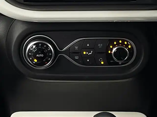 ルノー トゥインゴ インテンス キャンバストップ 新潟県 2018(平30)年 2.4万km 黄 ワンオーナー/キャンバストップ/メモリーナビ/(AVIC-RZ801)/フルセグTV/bluetooth/ＬＥＤ/フォグ/ＥＴＣ/キーレス/スペアキー/リアスポイラー/革巻ステアリング/クルーズコントロール/リミットコントロール/スタッドレス積込/保証書＆整備手帳＆取説