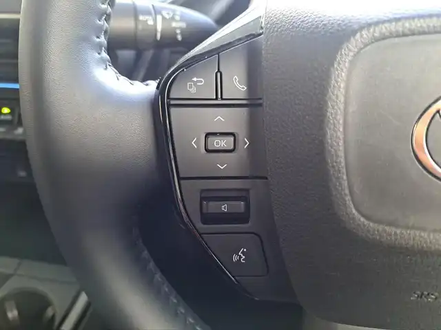 トヨタ プリウス Z 大阪府 2024(令6)年 1万km プラチナホワイトパールマイカ /禁煙車//ワンオーナー//全方位カメラ//純正ナビ//BT/FM/AM/フルセグテレビ/AC100V/USB/Miracast//前後コーナーセンサー//デジタルインナーミラー//前席シートヒーター・エアシート//D席メモリー付きパワーシート//ステアリングヒーター//パワーバックドア//オートハイビーム//純正アルミホイール19インチ//BSM//ACC//保証書//スペアキー