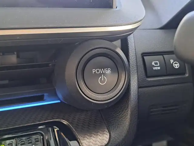 トヨタ プリウス Z 大阪府 2024(令6)年 1万km プラチナホワイトパールマイカ /禁煙車//ワンオーナー//全方位カメラ//純正ナビ//BT/FM/AM/フルセグテレビ/AC100V/USB/Miracast//前後コーナーセンサー//デジタルインナーミラー//前席シートヒーター・エアシート//D席メモリー付きパワーシート//ステアリングヒーター//パワーバックドア//オートハイビーム//純正アルミホイール19インチ//BSM//ACC//保証書//スペアキー