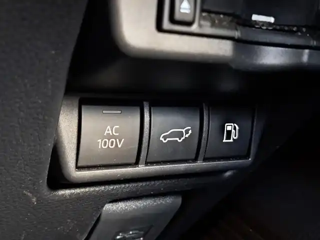 トヨタ プリウス Z 大阪府 2024(令6)年 1万km プラチナホワイトパールマイカ /禁煙車//ワンオーナー//全方位カメラ//純正ナビ//BT/FM/AM/フルセグテレビ/AC100V/USB/Miracast//前後コーナーセンサー//デジタルインナーミラー//前席シートヒーター・エアシート//D席メモリー付きパワーシート//ステアリングヒーター//パワーバックドア//オートハイビーム//純正アルミホイール19インチ//BSM//ACC//保証書//スペアキー