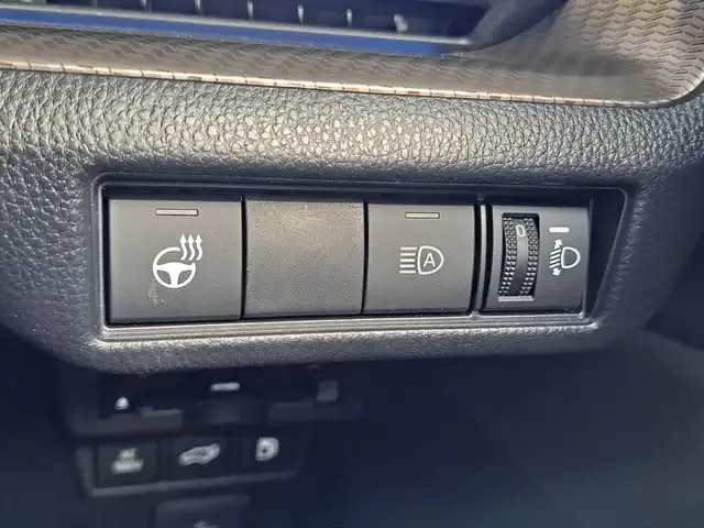 トヨタ プリウス Z 大阪府 2024(令6)年 1万km プラチナホワイトパールマイカ /禁煙車//ワンオーナー//全方位カメラ//純正ナビ//BT/FM/AM/フルセグテレビ/AC100V/USB/Miracast//前後コーナーセンサー//デジタルインナーミラー//前席シートヒーター・エアシート//D席メモリー付きパワーシート//ステアリングヒーター//パワーバックドア//オートハイビーム//純正アルミホイール19インチ//BSM//ACC//保証書//スペアキー