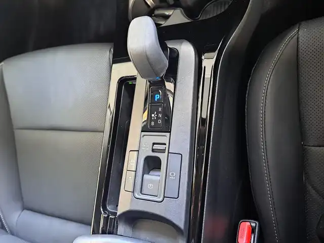 トヨタ プリウス Z 大阪府 2024(令6)年 1万km プラチナホワイトパールマイカ /禁煙車//ワンオーナー//全方位カメラ//純正ナビ//BT/FM/AM/フルセグテレビ/AC100V/USB/Miracast//前後コーナーセンサー//デジタルインナーミラー//前席シートヒーター・エアシート//D席メモリー付きパワーシート//ステアリングヒーター//パワーバックドア//オートハイビーム//純正アルミホイール19インチ//BSM//ACC//保証書//スペアキー