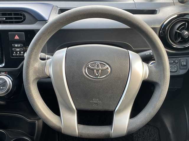 トヨタ アクア S 大阪府 2016(平28)年 12.7万km ライムホワイトパールクリスタルシャイン 純正ナビ【TV/BlueTooth】/プッシュスタート/電動格納ミラー/オートライト/ドアバイザー/ETC