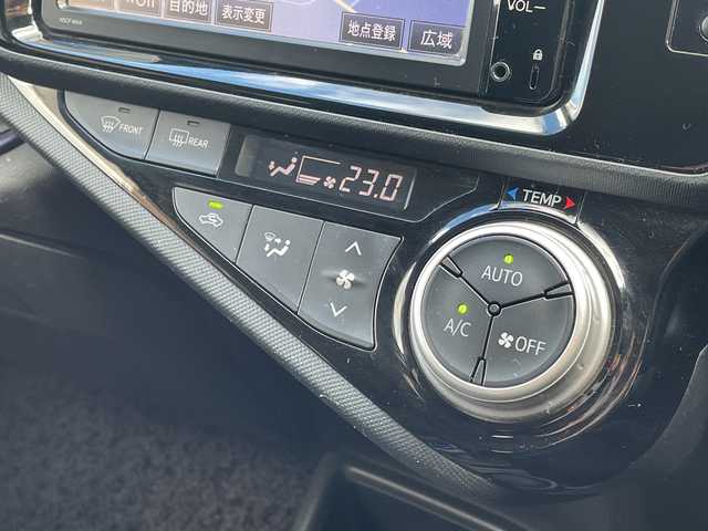 トヨタ アクア S 大阪府 2016(平28)年 12.7万km ライムホワイトパールクリスタルシャイン 純正ナビ【TV/BlueTooth】/プッシュスタート/電動格納ミラー/オートライト/ドアバイザー/ETC