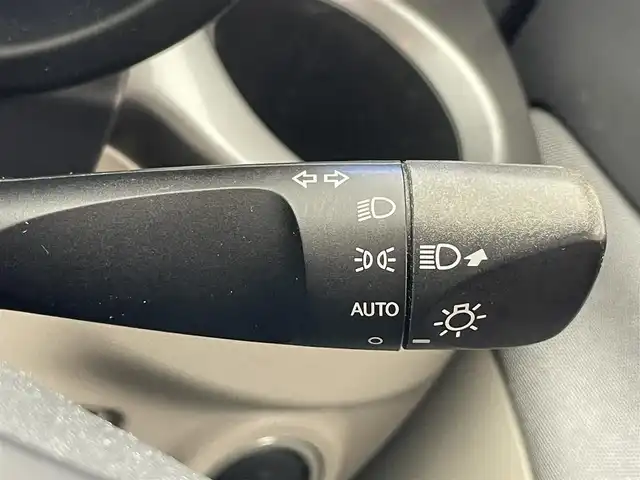 ダイハツ キャスト スタイル X SAⅡ 愛知県 2016(平28)年 5.8万km パールホワイトⅢ 社外メモリナビ　スマアシII　ＴＶ　禁煙　ＤＶＤ　ＣＤ　衝突軽減　車線逸脱　誤発進抑制装置　オートライト　純正フロアマット　アイドリングストップ　プッシュスタート　スマートキー　電格ミラー　ドアバイザー