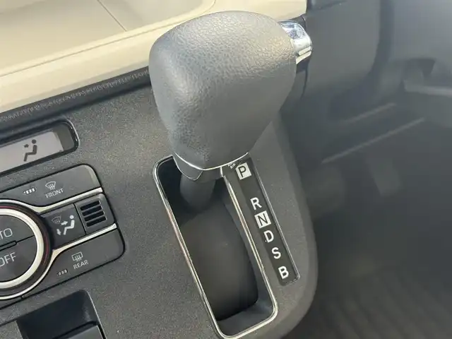 ダイハツ ムーヴ キャンバス ストライプス G ターボ 東京都 2023(令5)年 1.5万km シャイニングホワイトパール/スムーズグレーマイカメタリック スマートアシスト/・衝突回避支援ブレーキ/・衝突警報/・誤発進抑制制御/・車線逸脱警報/・路外逸脱警報/・ふらつき警報/・オートハイビーム/・アダプティブクルーズコントロール/純正ナビ/（CD/DVD/USB/フルセグTV）/・パノラマモニター/両側電動スライド/シートヒーター（運転席/助手席）/プッシュスタート/ＬＥＤヘッドライト　/フォグランプ/純正フロアマット/スマートキー/取扱説明書