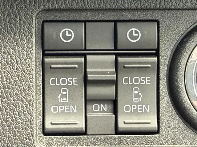 ダイハツ ムーヴ キャンバス ストライプス G ターボ 東京都 2023(令5)年 1.5万km シャイニングホワイトパール/スムーズグレーマイカメタリック スマートアシスト/・衝突回避支援ブレーキ/・衝突警報/・誤発進抑制制御/・車線逸脱警報/・路外逸脱警報/・ふらつき警報/・オートハイビーム/・アダプティブクルーズコントロール/純正ナビ/（CD/DVD/USB/フルセグTV）/・パノラマモニター/両側電動スライド/シートヒーター（運転席/助手席）/プッシュスタート/ＬＥＤヘッドライト　/フォグランプ/純正フロアマット/スマートキー/取扱説明書