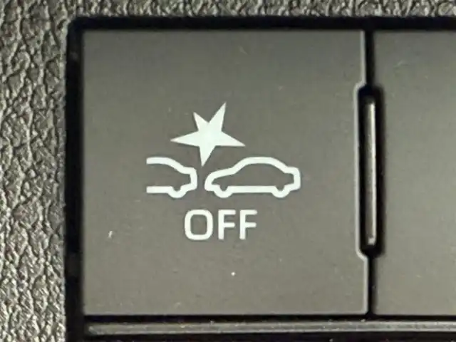 ダイハツ ムーヴ キャンバス ストライプス G ターボ 東京都 2023(令5)年 1.5万km シャイニングホワイトパール/スムーズグレーマイカメタリック スマートアシスト/・衝突回避支援ブレーキ/・衝突警報/・誤発進抑制制御/・車線逸脱警報/・路外逸脱警報/・ふらつき警報/・オートハイビーム/・アダプティブクルーズコントロール/純正ナビ/（CD/DVD/USB/フルセグTV）/・パノラマモニター/両側電動スライド/シートヒーター（運転席/助手席）/プッシュスタート/ＬＥＤヘッドライト　/フォグランプ/純正フロアマット/スマートキー/取扱説明書