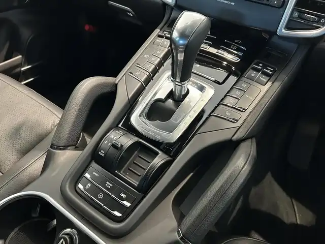 ポルシェ カイエン 愛知県 2015(平27)年 4.9万km ジェットブラック パワステプラス/PSM/レーンディパーチャー/レーンチェンジ/パークアシスト/ソフトクローズドア/BOSEスピーカー/ETC/パワーバックドア