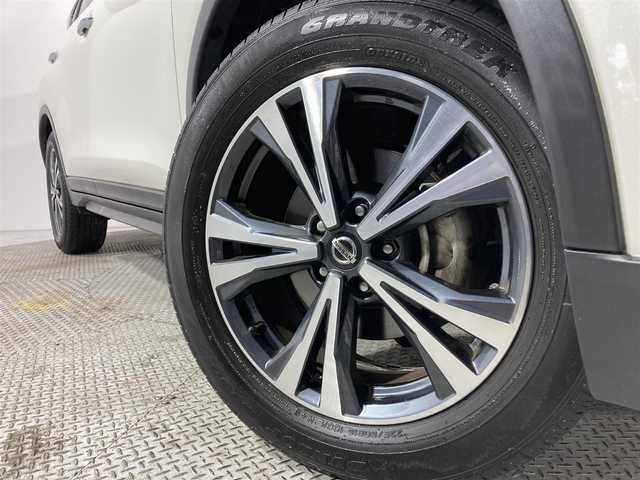 日産 エクストレイル 20Xi 大阪府 2018(平30)年 2.8万km ブリリアントホワイトパール 純正ナビ（ＤＶＤ再生／Ｂｌｕｅｔｏｏｔｈ／フルセグ）　全方位カメラ　レーダークルコン　衝突軽減Ｂ　ＥＴＣ　コーナーセンサー　レーンアシスト　ＬＥＤヘッドライト　禁煙車　純正アルミ　電動リアゲート