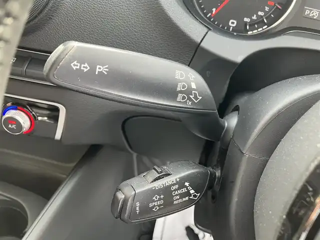 アウディ Ａ３ セダン 1．8 TFSI クワトロ 広島県 2014(平26)年 4.1万km グレイシアホワイトメタリック 　　　　　○走行距離：40866km（入庫時）/純正ナビ/純正17インチアルミホイール/純正フロアマット/バックカメラ/オートライト/ETC/ドライブレコーダー/Sトロニック6AT/アダプティブクルーズコントロール/HIDヘッドランプ/メッキ枠付横7本バーフロントグリル/下部無塗装リアバンパー/　　　/　○タイヤ/・225/45/・R17タイヤ/17インチ5本ツインスポークアルミホイール/モノメタリックプラチナムインパネ加飾/アナログメーター/・ドライバーインフォメーションシステム/3本スポーク革巻きステアリングホイール/・パドルシフト/グレールーフライング/アルミニウムスカッフプレート/MMIベーシック/・5.8インチディスプレイ/・8スピーカー
