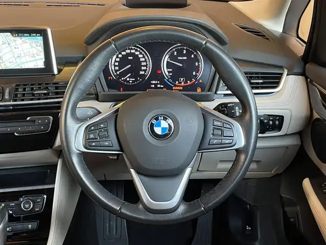 ＢＭＷ ２１８ｄ アクティブツアラー ラグジュアリー 愛知県 2018(平30)年 2.9万km ベージュ ベージュレザーシート　/シートヒーター　/アクティブクルーズコントロール　/インテリジェントセーフティ/ヘッドアップディスプレイ　　/コンフォートアクセス　/パワーバックドア　/純正ＨＤＤナビ　/　CD/DVD/Bluetooth　/バックカメラ　/ＬＥＤヘッドライト/純正17インチAW