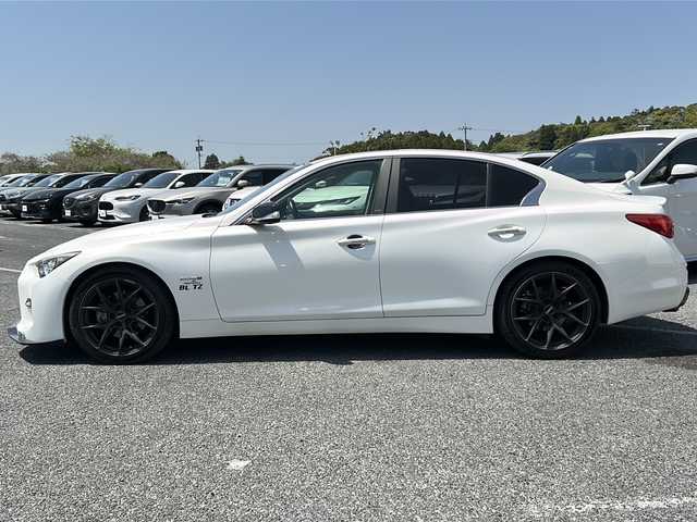 日産 スカイライン ハイブリッド 350GT Type P 千葉県 2016(平28)年 8.6万km クリスタルホワイトパール エアロ　ナビ　全方位カメラ　サンルーフ　黒革シート　ニスモマフラー　ＲＡＹＳ１９インチＡＷ　外グリル　追従クルコン　シートヒーター　パワーシート 衝突軽減　ＢＳＭ　ドラレコ　ＥＴＣ　ブラックエンブレム/AA評価4.5点