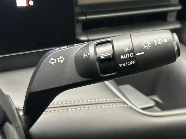 日産 セレナ ハイウェイスター V 鹿児島県 2023(令5)年 1万km ダイヤモンドブラック ディーラーOPナビ（MM223D-L）/インテリジェントアラウンドビューモニター/フルセグTV/両側パワースライドドア/ハンズフリードア/プロパイロット/インテリジェントエマージェンシーブレーキ/ビルトインETC/バックミラーモニター/パドルシフト/ブラインドスポットモニター/電動パーキングブレーキ/オートホールド/ハーフレザーシート/LEDヘッドライト/フォグライト/後席ロール式サンシェード/禁煙車