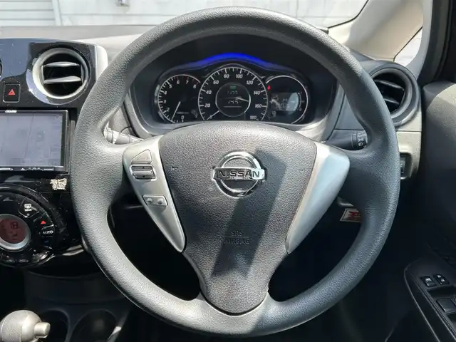 日産 ノート X DIG－S 新潟県 2016(平28)年 7万km フランボワーズレッド 社外ナビ（AVN133MRC）/ETC/衝突軽減システム/ABS/レーンキープアシスト/社外フロアマット/スタッドレスタイヤ付き