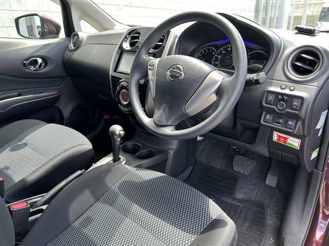 日産 ノート X DIG－S 新潟県 2016(平28)年 7万km フランボワーズレッド 社外ナビ（AVN133MRC）/ETC/衝突軽減システム/ABS/レーンキープアシスト/社外フロアマット/スタッドレスタイヤ付き