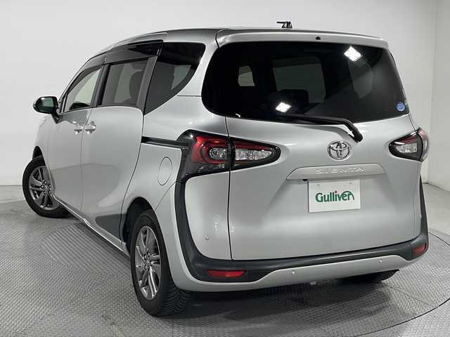 トヨタ シエンタ G クエロ 広島県 2020(令2)年 5.8万km シルバーM 禁煙/純正ナビ/アラウンドビューモニター/ステアリングヒーター　/シートヒーター/テレビキャンセラー/両側パワースライドドア/レーンキープ/純正15インチアルミホイール/ETC/スマートキー/オートマチックハイビーム/LEDヘッドライト