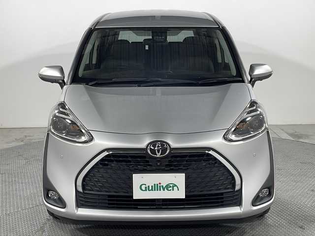 トヨタ シエンタ G クエロ 広島県 2020(令2)年 5.8万km シルバーM 禁煙/純正ナビ/アラウンドビューモニター/ステアリングヒーター　/シートヒーター/テレビキャンセラー/両側パワースライドドア/レーンキープ/純正15インチアルミホイール/ETC/スマートキー/オートマチックハイビーム/LEDヘッドライト
