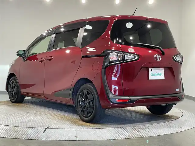 トヨタ シエンタ ファンベースG 愛知県 2022(令4)年 3.5万km センシュアルレッドマイカ 純正９インチナビ/両側パワースライドドア/プリクラッシュセーフティ/クリアランスソナー/レーンディパーチャーアラート/先行車発進告知/バックカメラ/前後ドライブレコーダー/ビルトインETC/アクセサリーソケット/ＬＥＤヘッドライト/純正ゴムフロアマット/ISOFIX