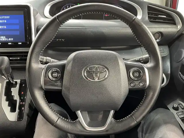 トヨタ シエンタ ファンベースG 愛知県 2022(令4)年 3.5万km センシュアルレッドマイカ 純正９インチナビ/両側パワースライドドア/プリクラッシュセーフティ/クリアランスソナー/レーンディパーチャーアラート/先行車発進告知/バックカメラ/前後ドライブレコーダー/ビルトインETC/アクセサリーソケット/ＬＥＤヘッドライト/純正ゴムフロアマット/ISOFIX