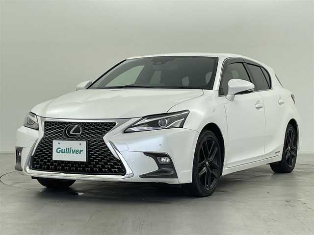レクサス ＣＴ 200h ブラックシークエンス 群馬県 2018(平30)年 9.4万km ソニッククォーツ ブラックシークエンス特別装備/・215/45R17タイヤ＆アルミホイール/　（特別仕様車専用ブラック塗装＆ブラックナット）/・オート電動格納式ドアミラー/　（広角、自動防げん、リバース連動チルトダウン、メモリー、ヒーター付き）/・サスペンション/　（専用スポーツチューニング）/・クリアランスソナー＆バックソナー/―――――――――――/純正10.3インチSDナビ/（フルセグTV/BT/CD/DVD/SD/USB/AUX/AM/FM）/バックカメラ/前席パワーシート/前席シートヒーター/ハーフレザーシート/運転席シートメモリー/レクサスセーフティシステムプラス/・プリクラッシュセーフティ/・レーンディパーチャーアラート/・オートマチックハイビーム/・レーダークルーズコントロール/ビルトインETC2.0/LEDヘッドライト/ステアリングスイッチ/パドルシフト/プッシュスタート/スマートキー