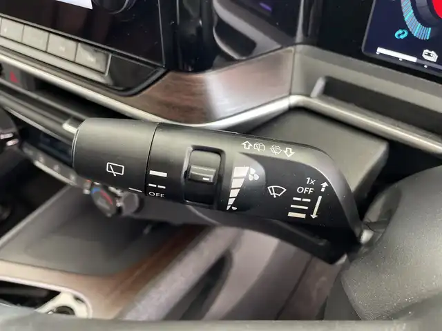 日産 オーラ G レザーエディション 鹿児島県 2023(令5)年 1万km ダークメタルグレー 純正ナビ/（BT/フルセグ/HDMI）/プロパイロット/BOSEプレミアムサウンド/アラウンドビューモニター/エマージェンシーブレーキ/デジタルインナーミラー/ワイヤレス充電/オートライト/オートマチックハイビーム/レザーシート/純正フロアマット/スマートキー/プッシュスタート/取説、保証書