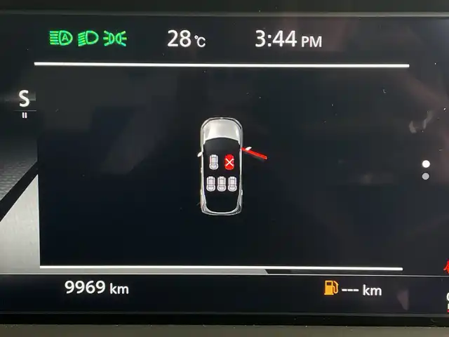 日産 オーラ G レザーエディション 鹿児島県 2023(令5)年 1万km ダークメタルグレー 純正ナビ/（BT/フルセグ/HDMI）/プロパイロット/BOSEプレミアムサウンド/アラウンドビューモニター/エマージェンシーブレーキ/デジタルインナーミラー/ワイヤレス充電/オートライト/オートマチックハイビーム/レザーシート/純正フロアマット/スマートキー/プッシュスタート/取説、保証書