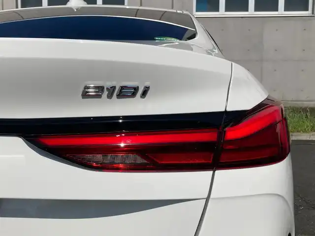 ＢＭＷ ２１８ｉ グランクーペ Mスポーツ 静岡県 2020(令2)年 2万km アルピンホワイトⅢ 純正HDDナビ/　AM FM Bluetooth USB Spotify/ETC/LEDオートヘッドランプ/レーダークルーズコントロール/ブラックレザーシート/パワーシート(前席)/シートヒーター(前席)/前後クリアランスソナー/純正18インチアルミホイール/スマートキー2本/パーキングアシスト/アイドリングストップ/ワンオーナー/バックカメラ/前後方ドライブレコーダー