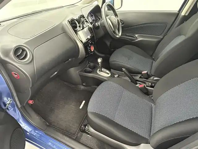 日産 ノート X DIG－S Vセレ +セーフ 熊本県 2015(平27)年 4.6万km シャイニングブルー 社外SDナビCN-RS01WD/Bluetooth接続/フルセグTV/全方位カメラ/ETC/前方ドライブレコーダー/衝突被害軽減システム/レーンキープアシスト/アイドリングストップ/横滑り防止/前後クリアランスソナー/純正15インチアルミホイール/サイドバイザー/フォグランプ/オートライト/純正フロアマット/取扱説明書/保証書