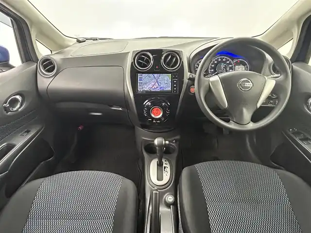 日産 ノート X DIG－S Vセレ +セーフ 熊本県 2015(平27)年 4.6万km シャイニングブルー 社外SDナビCN-RS01WD/Bluetooth接続/フルセグTV/全方位カメラ/ETC/前方ドライブレコーダー/衝突被害軽減システム/レーンキープアシスト/アイドリングストップ/横滑り防止/前後クリアランスソナー/純正15インチアルミホイール/サイドバイザー/フォグランプ/オートライト/純正フロアマット/取扱説明書/保証書