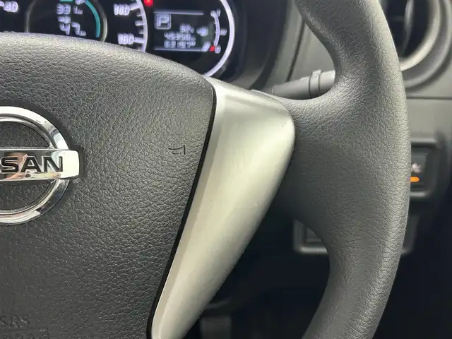 日産 ノート X DIG－S Vセレ +セーフ 熊本県 2015(平27)年 4.6万km シャイニングブルー 社外SDナビCN-RS01WD/Bluetooth接続/フルセグTV/全方位カメラ/ETC/前方ドライブレコーダー/衝突被害軽減システム/レーンキープアシスト/アイドリングストップ/横滑り防止/前後クリアランスソナー/純正15インチアルミホイール/サイドバイザー/フォグランプ/オートライト/純正フロアマット/取扱説明書/保証書