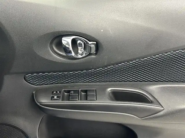 日産 ノート X DIG－S Vセレ +セーフ 熊本県 2015(平27)年 4.6万km シャイニングブルー 社外SDナビCN-RS01WD/Bluetooth接続/フルセグTV/全方位カメラ/ETC/前方ドライブレコーダー/衝突被害軽減システム/レーンキープアシスト/アイドリングストップ/横滑り防止/前後クリアランスソナー/純正15インチアルミホイール/サイドバイザー/フォグランプ/オートライト/純正フロアマット/取扱説明書/保証書