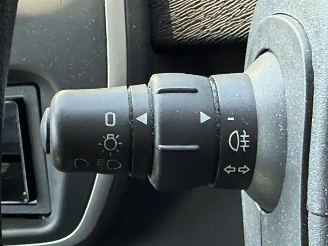 ルノー カングー アクティフ 静岡県 2015(平27)年 6.5万km 赤 両側スライドドア/社外ナビ/・CD/・Bluetooth/・ワンセグTV/キーレスキー/純正フロアマット/純正15インチアルミホイール/HIDヘッドライト