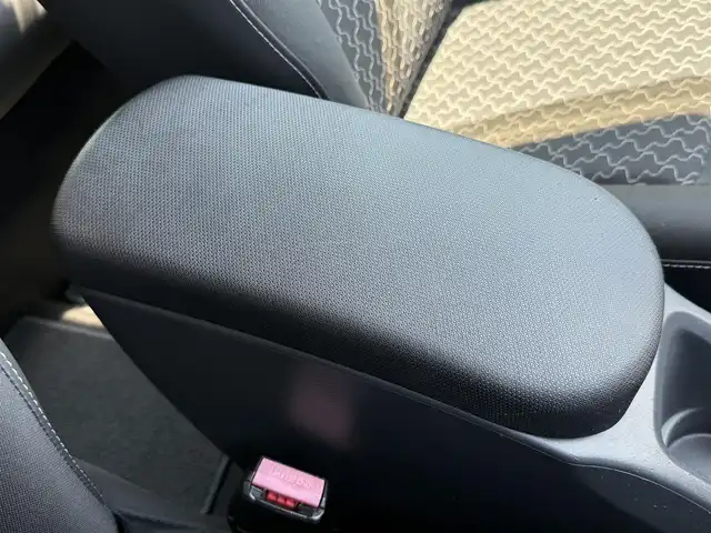 ルノー カングー アクティフ 静岡県 2015(平27)年 6.5万km 赤 両側スライドドア/社外ナビ/・CD/・Bluetooth/・ワンセグTV/キーレスキー/純正フロアマット/純正15インチアルミホイール/HIDヘッドライト