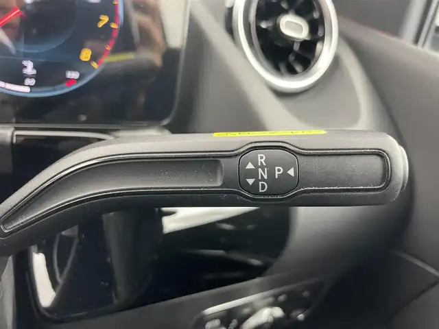 メルセデス・ベンツ Ｂ１８０ 愛知県 2021(令3)年 2.5万km ポーラホワイト ・18インチAMGアルミ/・革巻ステアリング/・マルチビームLEDヘッドライト/・アダプティブハイビームアシストプラス/・アクティブブレーキアシスト/・アクティブディスタンスアシスト・ディストロニック/・ブラインドスポットアシスト/・レーンキーピングアシスト/・アクティブステアリングアシスト/・ハーフレザーシート/・10.25インチディスプレイ/・フルセグTV/・メモリー付パワーシート（前席）/・シートヒーター （前席）/・パワーバックドア/・純正ドライブレコーダー/・ETC