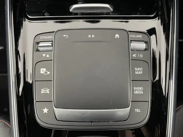 メルセデス・ベンツ Ｂ１８０ 愛知県 2021(令3)年 2.5万km ポーラホワイト ・18インチAMGアルミ/・革巻ステアリング/・マルチビームLEDヘッドライト/・アダプティブハイビームアシストプラス/・アクティブブレーキアシスト/・アクティブディスタンスアシスト・ディストロニック/・ブラインドスポットアシスト/・レーンキーピングアシスト/・アクティブステアリングアシスト/・ハーフレザーシート/・10.25インチディスプレイ/・フルセグTV/・メモリー付パワーシート（前席）/・シートヒーター （前席）/・パワーバックドア/・純正ドライブレコーダー/・ETC