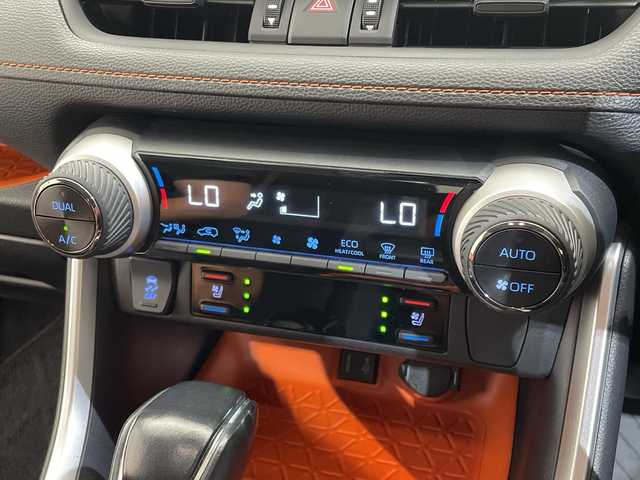 トヨタ ＲＡＶ４ アドベンチャー 愛媛県 2022(令4)年 3.2万km アティチュードブラックマイカ /純正9インチメモリーナビ//フルセグテレビ/Bluetooth/DVD//バックカメラ//LEDヘッドライト//デジタルインナーミラー//レザーシート//シートヒーター/エアシート//ステアリングヒーター//トヨタセーフティセンス//ブラインドスポットモニター//ETC//ドライブレコーダー//ルーフレール//スマートキー