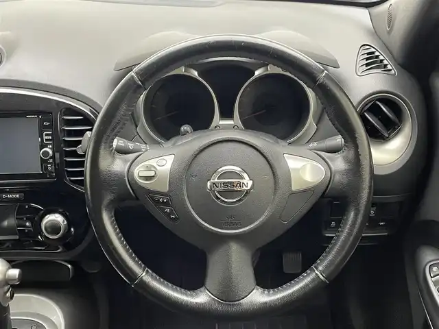 日産 ジューク 15RX Vセレクション 兵庫県 2016(平28)年 6.5万km ラディアントレッド 純正SDナビ(CD/DVD/フルセグ/Bluetooth)/バックカメラ/前方ドライブレコーダー/純正17インチアルミホイール/HIDヘッドライト/衝突被害軽減ブレーキ/オートライト/純正フロアマット/スマートキー/レーンキープアシスト/ETC