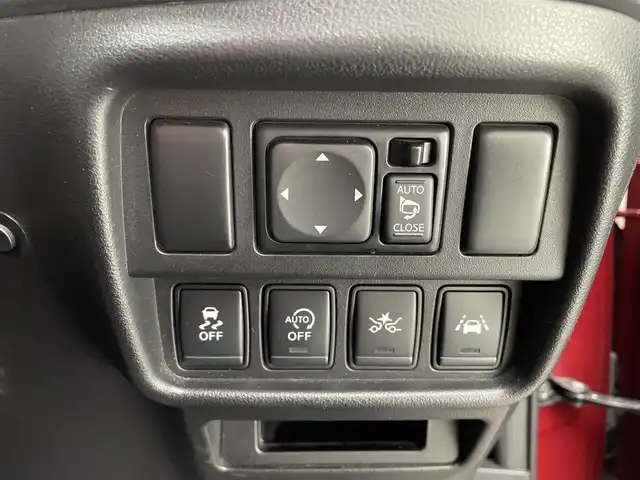 日産 ジューク 15RX Vセレクション 兵庫県 2016(平28)年 6.5万km ラディアントレッド 純正SDナビ(CD/DVD/フルセグ/Bluetooth)/バックカメラ/前方ドライブレコーダー/純正17インチアルミホイール/HIDヘッドライト/衝突被害軽減ブレーキ/オートライト/純正フロアマット/スマートキー/レーンキープアシスト/ETC