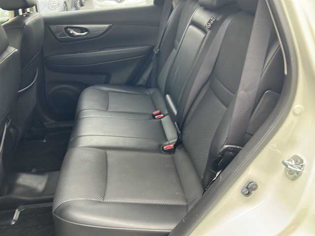 日産 エクストレイル ハイブリッド 20X エマージェンシーブレーキ 埼玉県 2016(平28)年 5.8万km ブリリアントホワイトパール ワンオーナー　/ＥＴＣ　/バックカメラ　/純正ナビ　/純正フロア　/純正オーディオ　/シートヒータ　/ＴＶ／ＦＭ／ＡＭ／ＳＤ／ＡＵＸ／ＢＴ／ＤＶＤ／ＣＤ　/ＨＤＣ　/横滑り防止　/電動リアゲート/Pスタート/レーダー探知機/オートミラ/センターデフロック/レーザーシート/４WD/スマートキー/スペアキー1本　/保証書　/取扱説明書