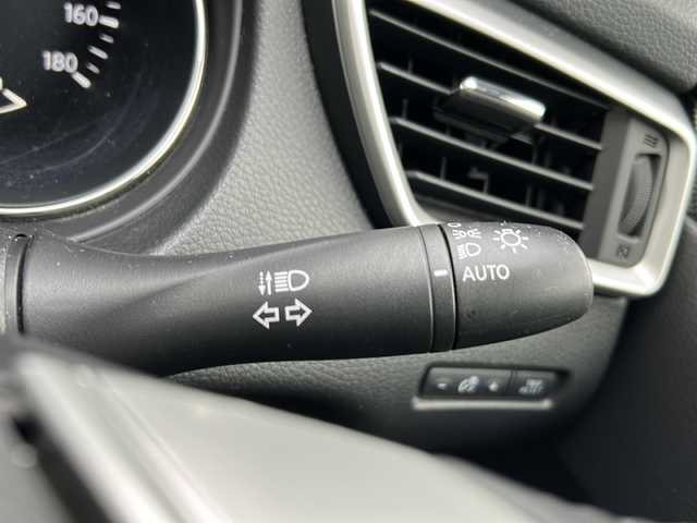 日産 エクストレイル ハイブリッド 20X エマージェンシーブレーキ 埼玉県 2016(平28)年 5.8万km ブリリアントホワイトパール ワンオーナー　/ＥＴＣ　/バックカメラ　/純正ナビ　/純正フロア　/純正オーディオ　/シートヒータ　/ＴＶ／ＦＭ／ＡＭ／ＳＤ／ＡＵＸ／ＢＴ／ＤＶＤ／ＣＤ　/ＨＤＣ　/横滑り防止　/電動リアゲート/Pスタート/レーダー探知機/オートミラ/センターデフロック/レーザーシート/４WD/スマートキー/スペアキー1本　/保証書　/取扱説明書