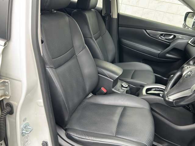 日産 エクストレイル ハイブリッド 20X エマージェンシーブレーキ 埼玉県 2016(平28)年 5.8万km ブリリアントホワイトパール ワンオーナー　/ＥＴＣ　/バックカメラ　/純正ナビ　/純正フロア　/純正オーディオ　/シートヒータ　/ＴＶ／ＦＭ／ＡＭ／ＳＤ／ＡＵＸ／ＢＴ／ＤＶＤ／ＣＤ　/ＨＤＣ　/横滑り防止　/電動リアゲート/Pスタート/レーダー探知機/オートミラ/センターデフロック/レーザーシート/４WD/スマートキー/スペアキー1本　/保証書　/取扱説明書