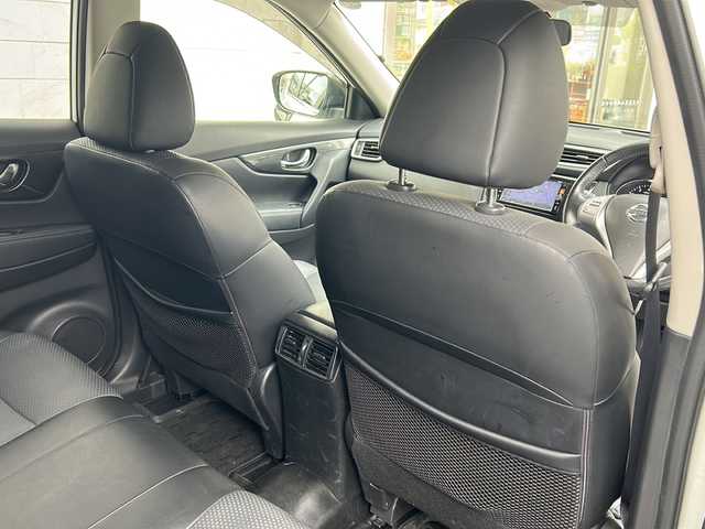 日産 エクストレイル ハイブリッド 20X エマージェンシーブレーキ 埼玉県 2016(平28)年 5.8万km ブリリアントホワイトパール ワンオーナー　/ＥＴＣ　/バックカメラ　/純正ナビ　/純正フロア　/純正オーディオ　/シートヒータ　/ＴＶ／ＦＭ／ＡＭ／ＳＤ／ＡＵＸ／ＢＴ／ＤＶＤ／ＣＤ　/ＨＤＣ　/横滑り防止　/電動リアゲート/Pスタート/レーダー探知機/オートミラ/センターデフロック/レーザーシート/４WD/スマートキー/スペアキー1本　/保証書　/取扱説明書