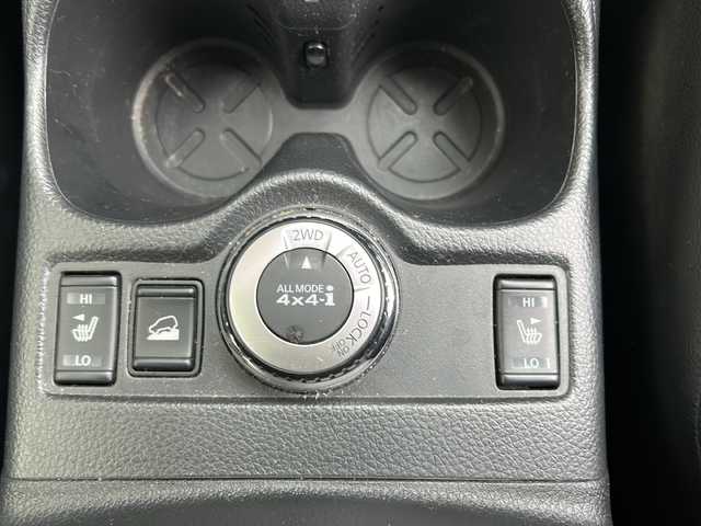 日産 エクストレイル ハイブリッド 20X エマージェンシーブレーキ 埼玉県 2016(平28)年 5.8万km ブリリアントホワイトパール ワンオーナー　/ＥＴＣ　/バックカメラ　/純正ナビ　/純正フロア　/純正オーディオ　/シートヒータ　/ＴＶ／ＦＭ／ＡＭ／ＳＤ／ＡＵＸ／ＢＴ／ＤＶＤ／ＣＤ　/ＨＤＣ　/横滑り防止　/電動リアゲート/Pスタート/レーダー探知機/オートミラ/センターデフロック/レーザーシート/４WD/スマートキー/スペアキー1本　/保証書　/取扱説明書